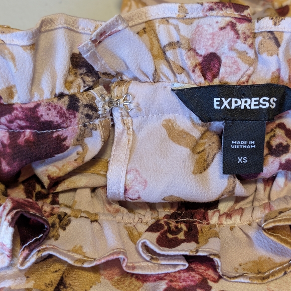 Express Floral Ruffle Sleeve Blouse in Purple and Tan - Picture 5 of 8